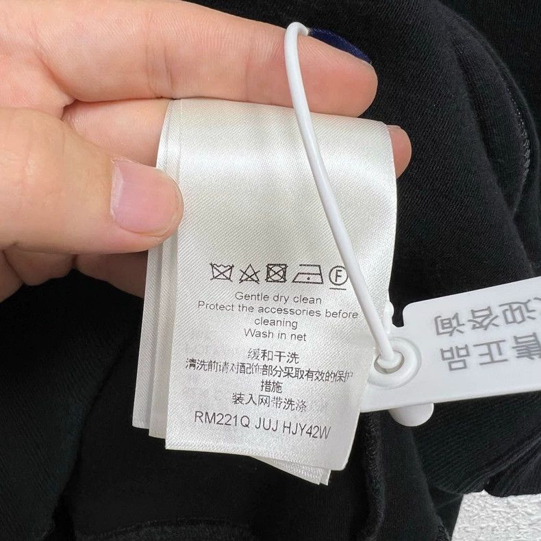 Louis Vuitton Louis Vuitton Zip-Up Hoodie with Pin Size US M / EU 48-50 / 2 - 6 Thumbnail