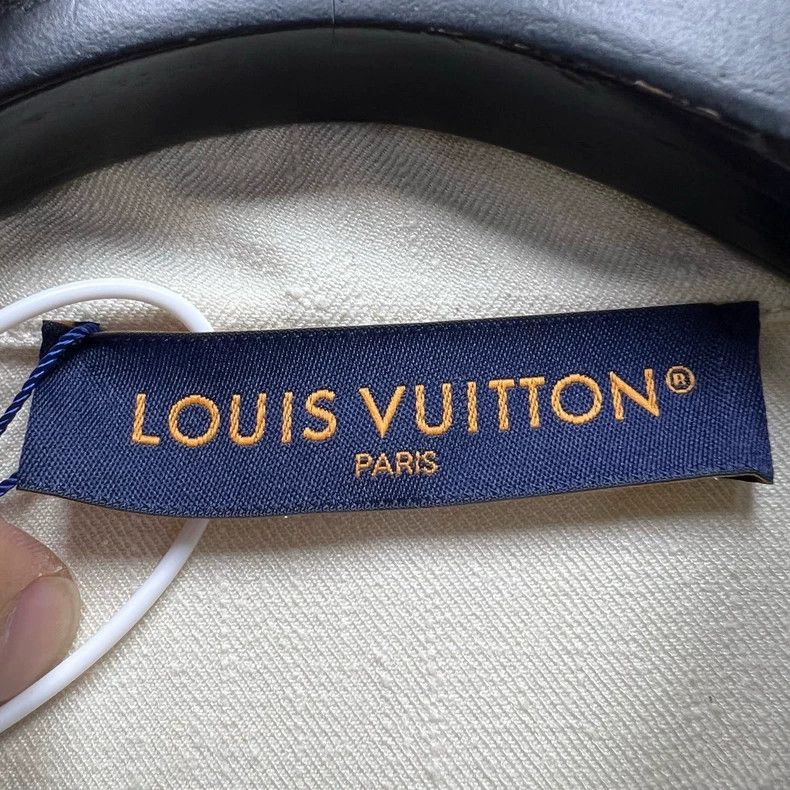 Louis Vuitton Louis Vuitton 25SS Chest Logo Silk Blend Shirt Size US M / EU 48-50 / 2 - 3 Thumbnail