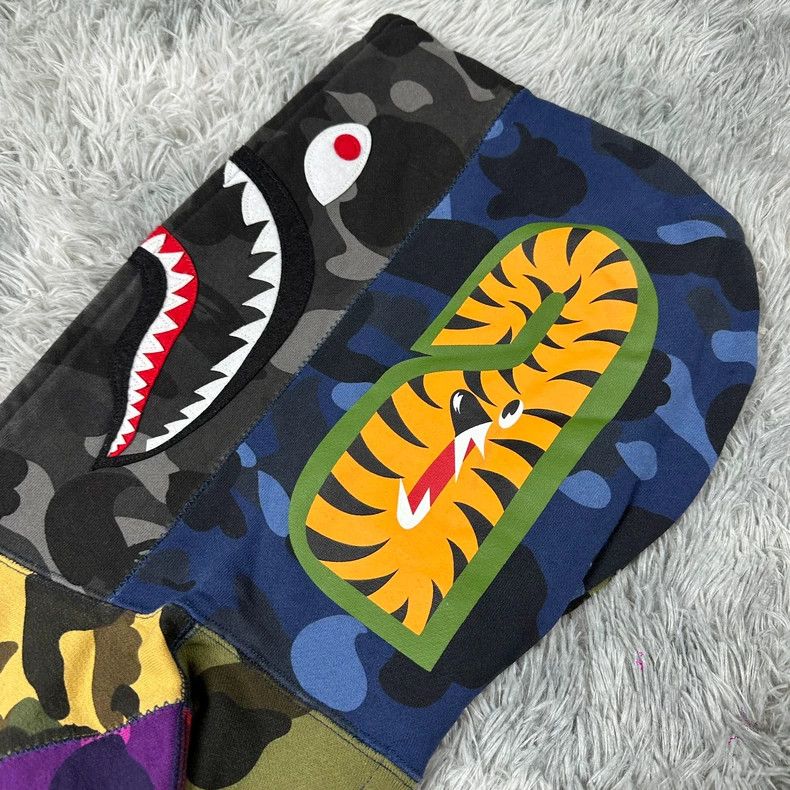 Bape BAPE Camo Shark Zip Hoodie XL Size US XL / EU 56 / 4 - 3 Thumbnail