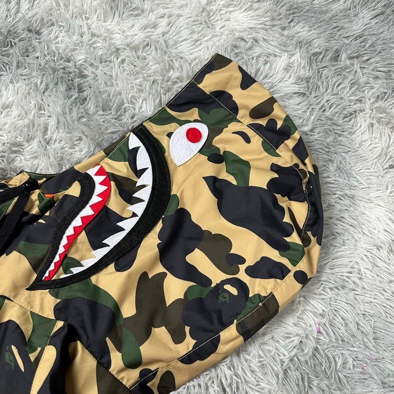 Bape BAPE Yellow Camo Shark Zip Hooded Jacket Size US L / EU 52-54 / 3 - 4 Thumbnail