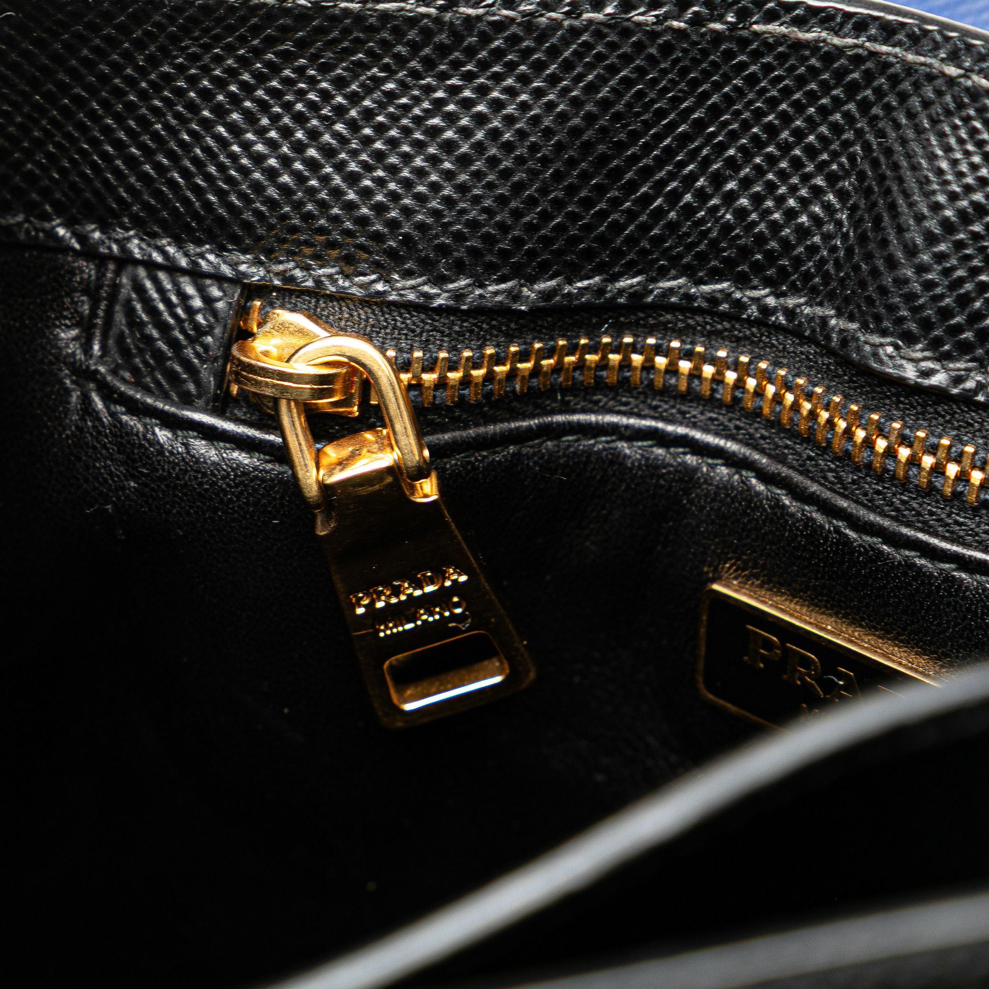 Prada Prada Bicolor Saffiano Cuir Flap Crossbody Size ONE SIZE - 8 Thumbnail