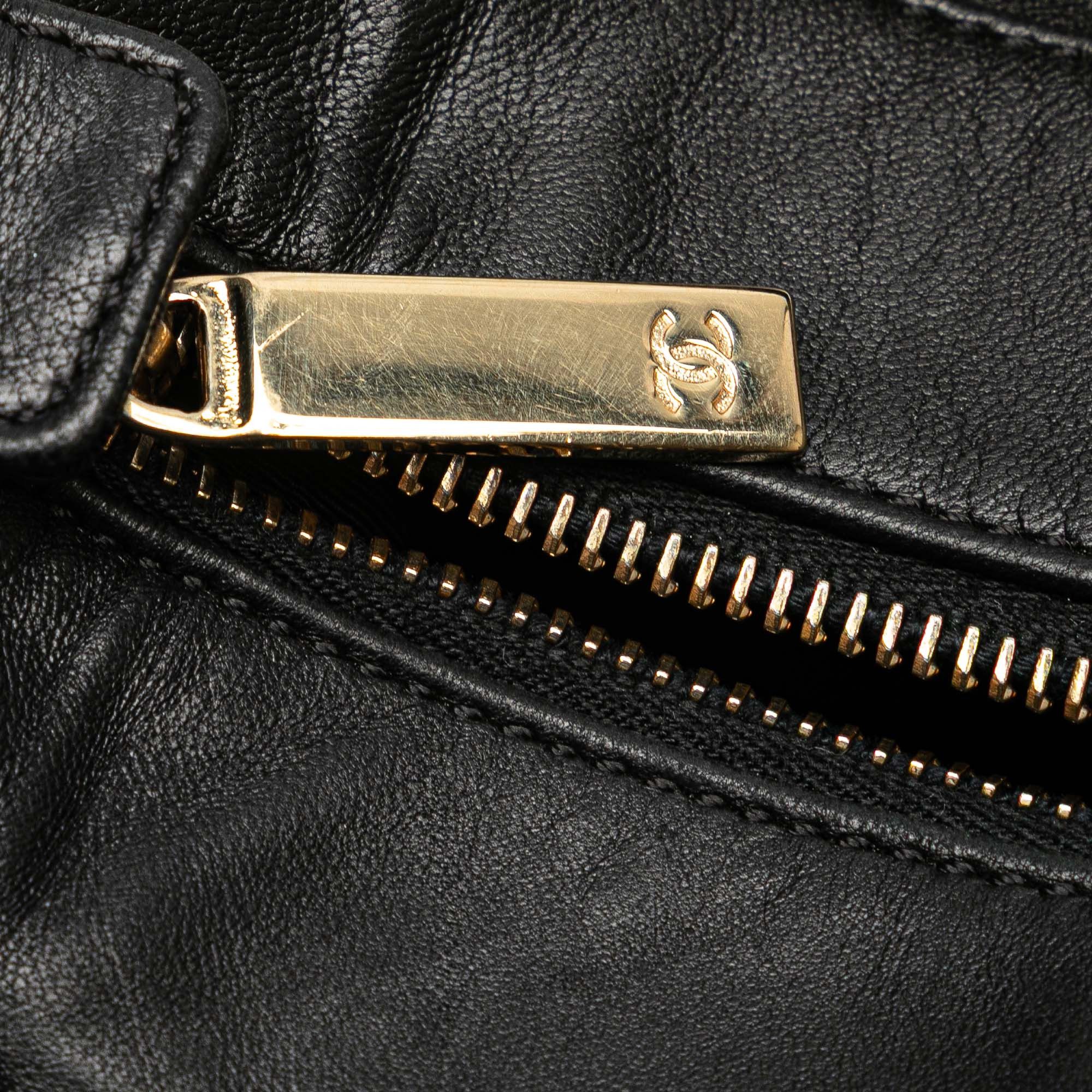 Chanel Chanel Medium Lambskin Chocolate Bar Shoulder Bag Size ONE SIZE - 8 Thumbnail