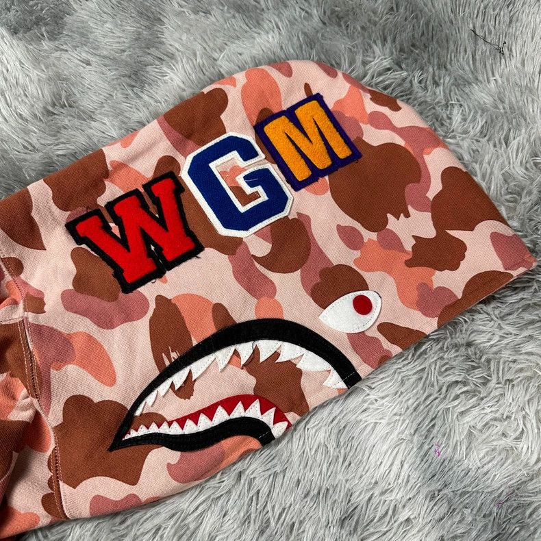 Bape BAPE Pink Camo Shark Hoodie Size US L / EU 52-54 / 3 - 3 Thumbnail