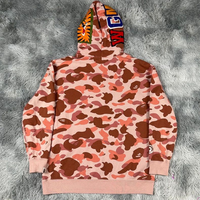 Bape BAPE Pink Camo Shark Hoodie Size US L / EU 52-54 / 3 - 2 Thumbnail