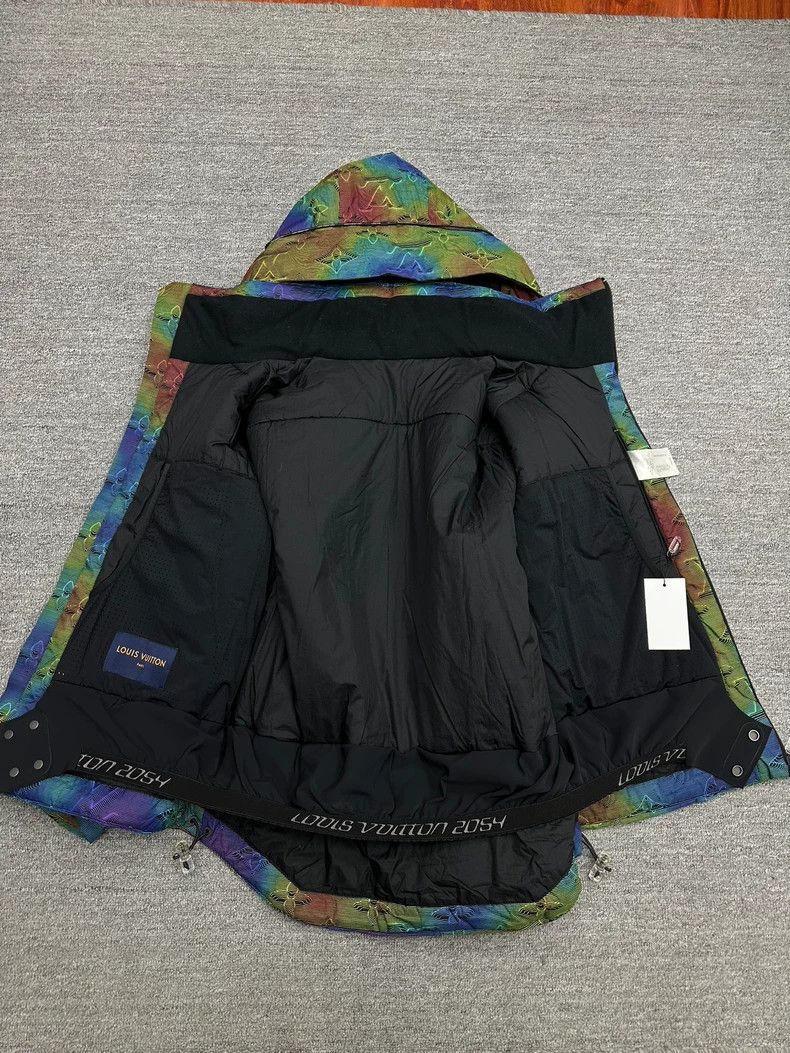 Louis Vuitton Louis Vuitton 2054 Heat Reactive Puffer Jacket Size US L / EU 52-54 / 3 - 3 Thumbnail