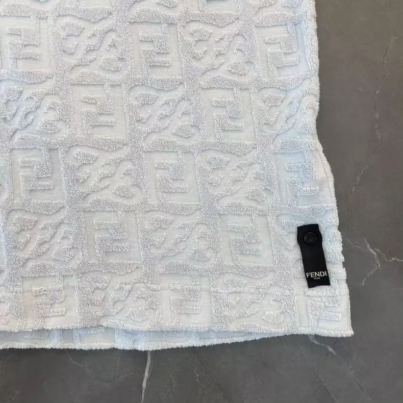 Fendi FENDI Textured Pattern Short Sleeve T-Shirt Size US M / EU 48-50 / 2 - 5 Thumbnail