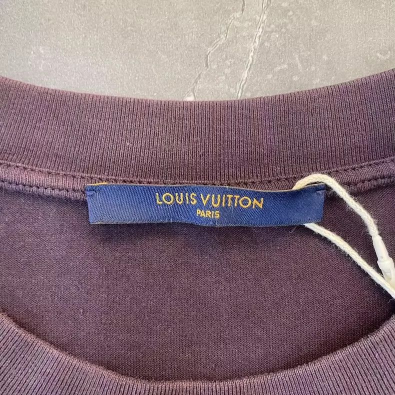 Louis Vuitton Louis Vuitton Gradient Logo T-Shirt Size US L / EU 52-54 / 3 - 7 Thumbnail