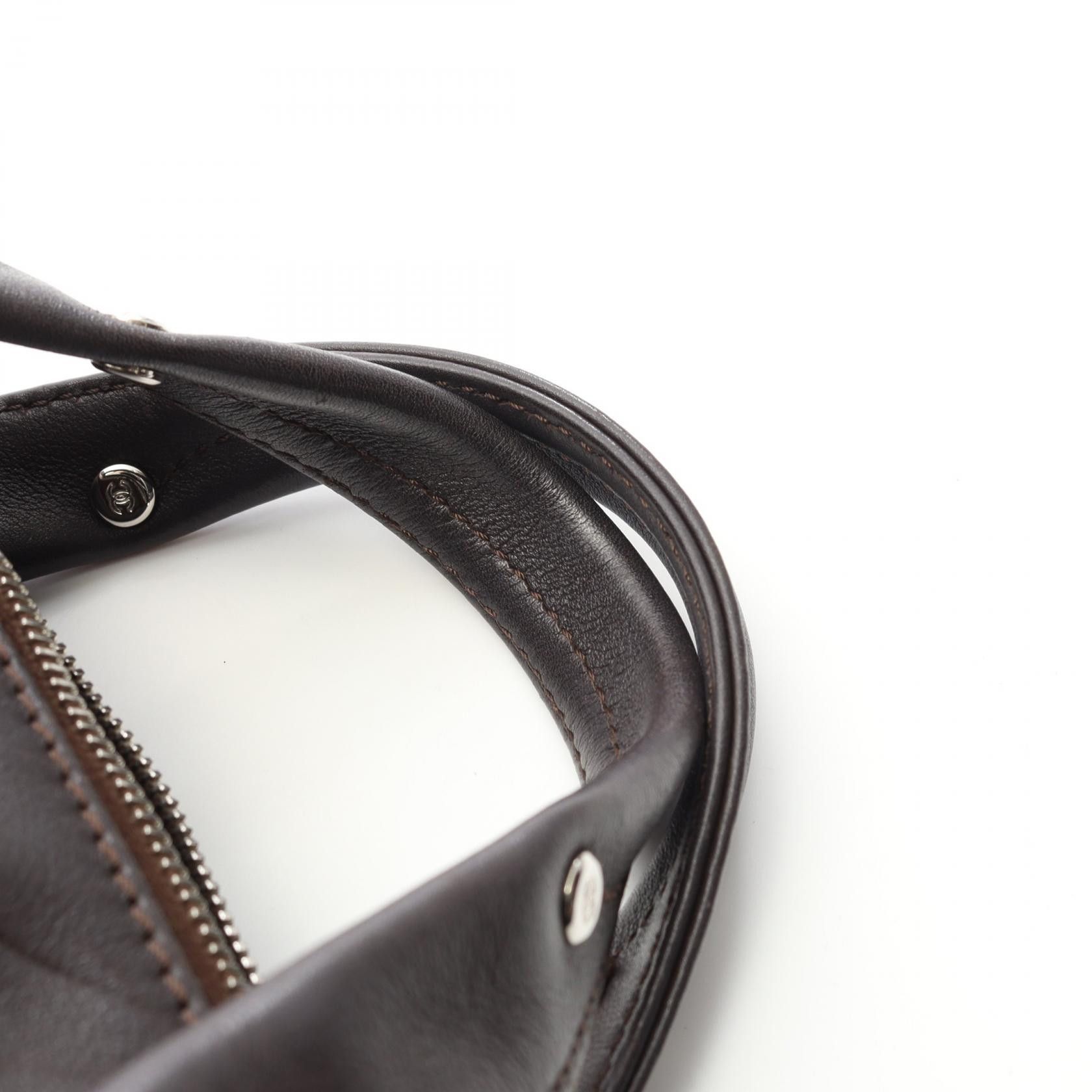 Chanel Chanel Chanel Chevron V Stitch Leather Handbag Leather Handbag A30899 Size ONE SIZE - 8 Thumbnail