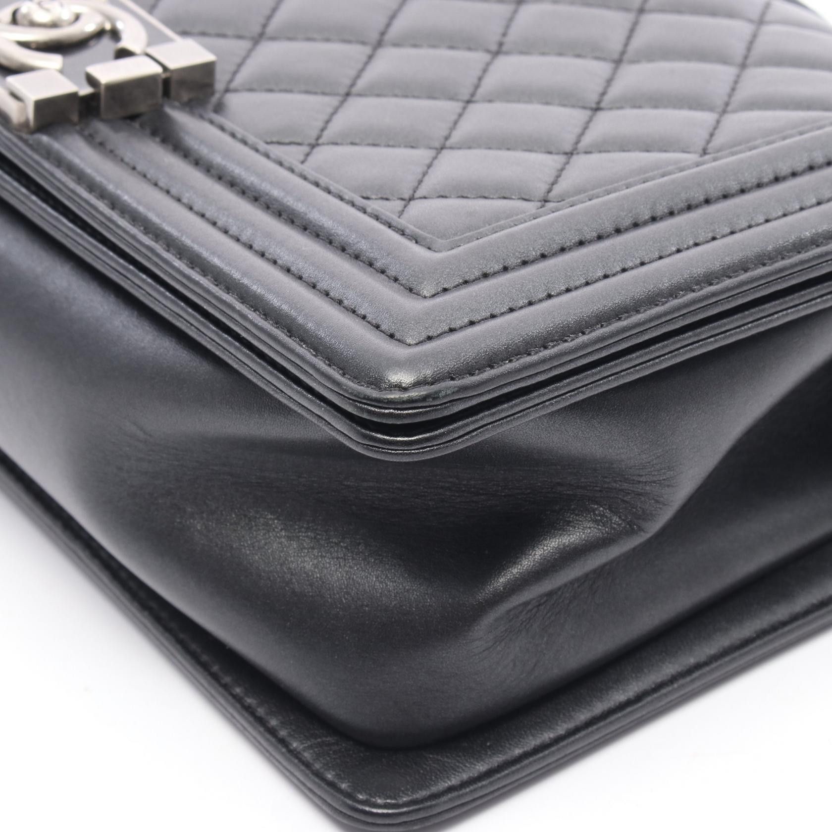 Chanel Chanel Chanel Boy Chanel Lambskin Shoulder Bag Leather Shoulder Bag A67086 Size ONE SIZE - 9 Thumbnail