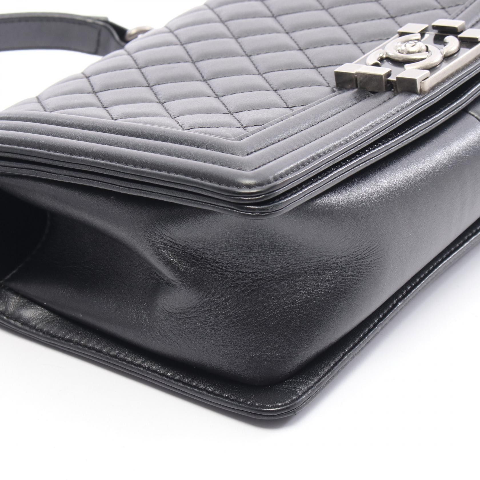 Chanel Chanel Chanel Boy Chanel Lambskin Shoulder Bag Leather Shoulder Bag A67086 Size ONE SIZE - 8 Thumbnail