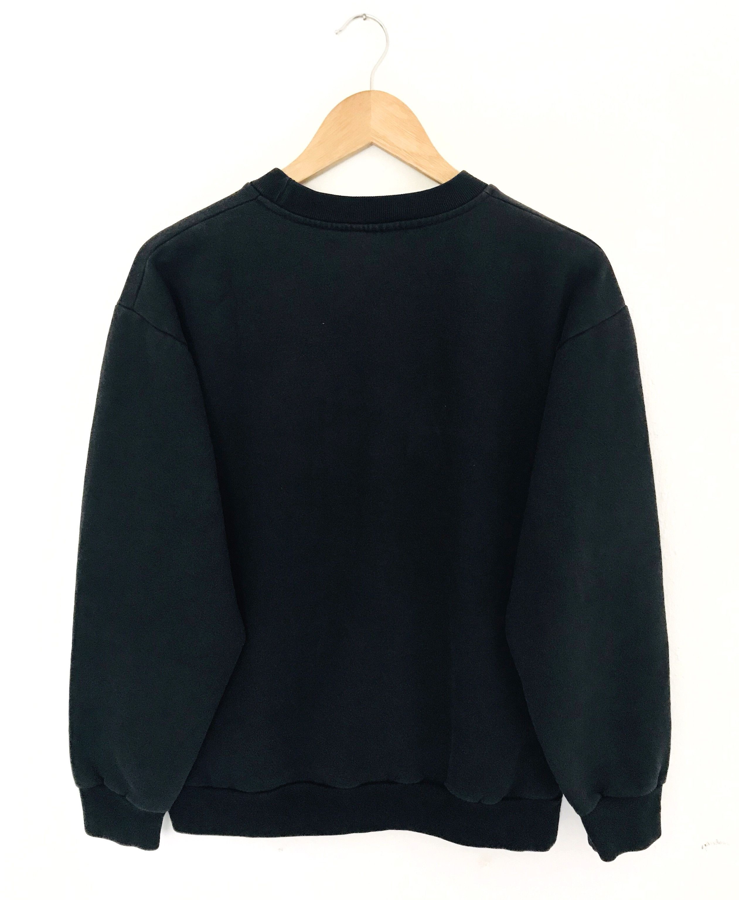 Supreme World Famous Crewneck (FW18) - $148