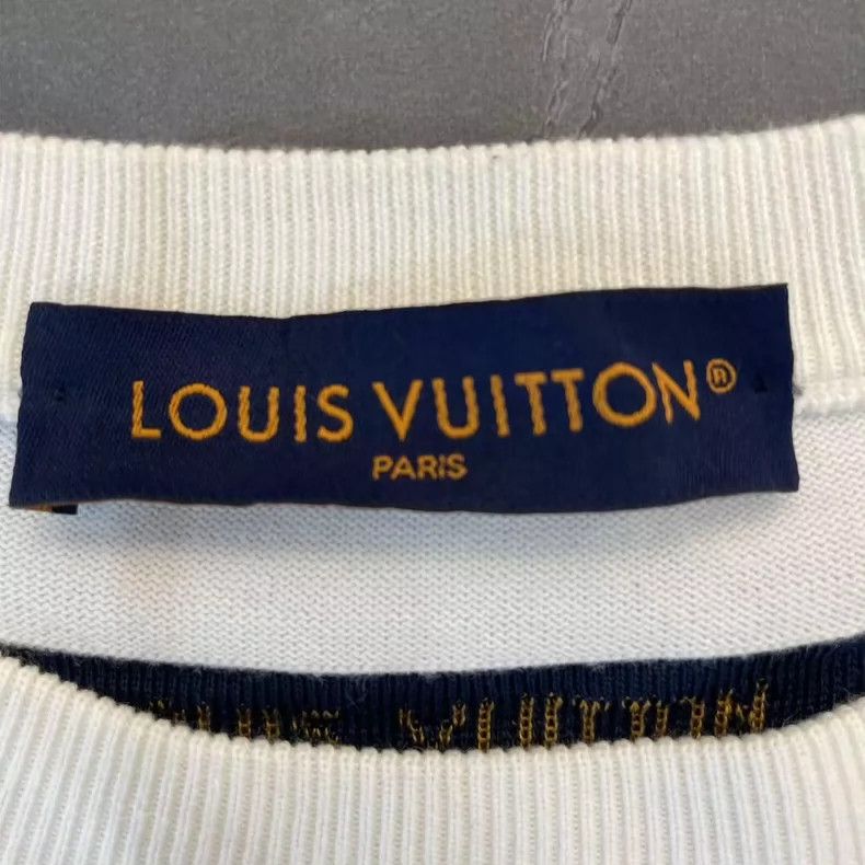 Louis Vuitton Louis Vuitton Graphic Print T-Shirt Size US L / EU 52-54 / 3 - 4 Thumbnail