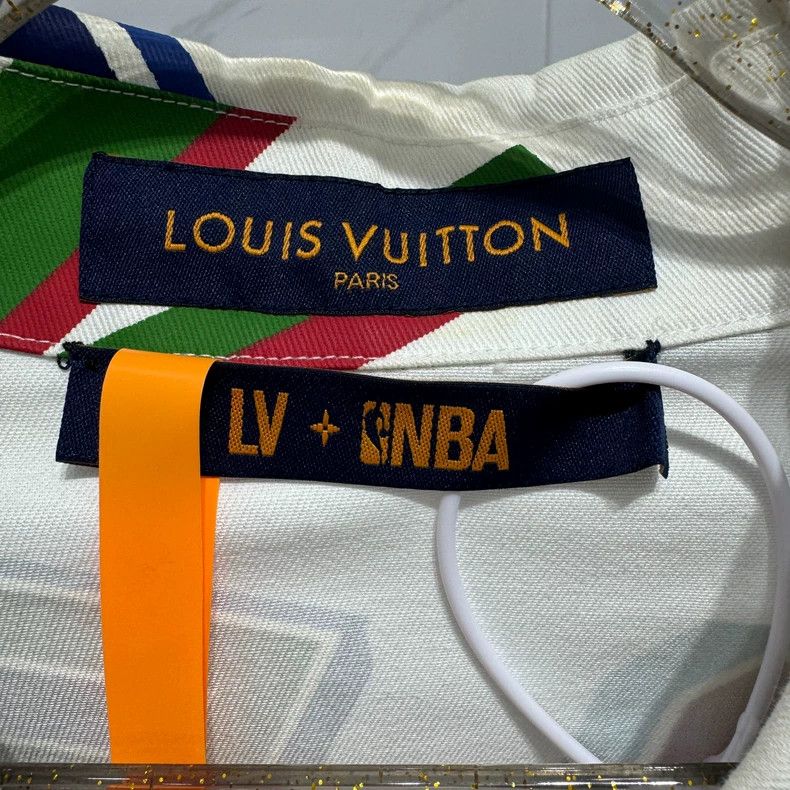 Louis Vuitton Louis Vuitton x NBA Graphic Print Shirt Size US L / EU 52-54 / 3 - 3 Thumbnail
