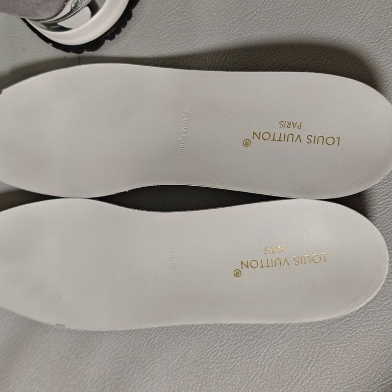 Louis Vuitton Louis Vuitton Gray Run Away Low-Top Sneakers 0079 Size US 5.5 / EU 38 - 9 Thumbnail