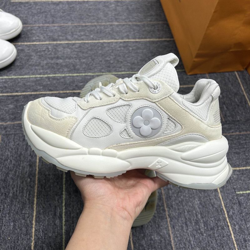 Louis Vuitton Louis Vuitton Run 55 Comfortable White Casual Sneakers 0079 Size US 8 / EU 41 - 6 Thumbnail