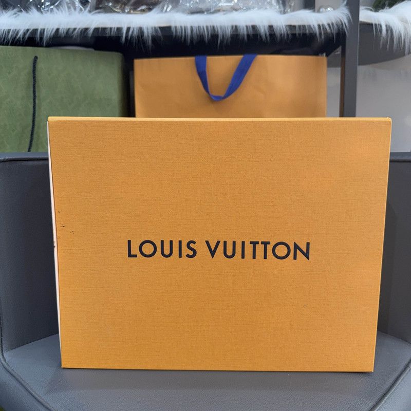 Louis Vuitton Louis Vuitton Squad Boot Monogram High-Top Sneakers 0079 Size US 6 / EU 39 - 6 Thumbnail