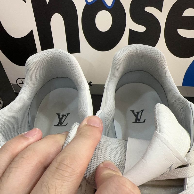 Louis Vuitton Louis Vuitton Trainer White Low-Top Sneakers 0079 Size US 11 / EU 44 - 9 Thumbnail