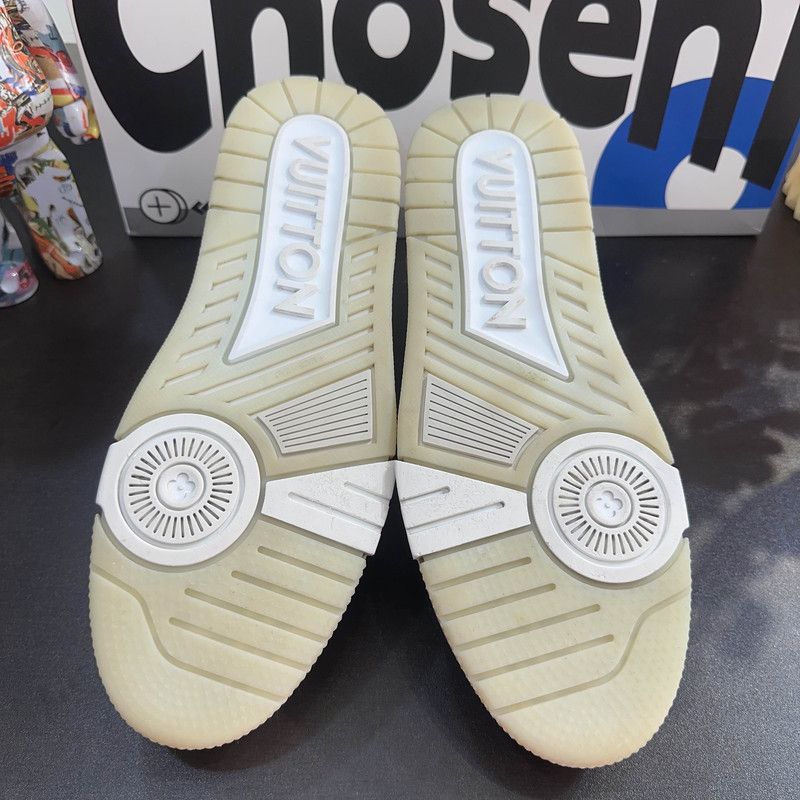 Louis Vuitton Louis Vuitton Trainer White Low-Top Sneakers 0079 Size US 11 / EU 44 - 4 Thumbnail