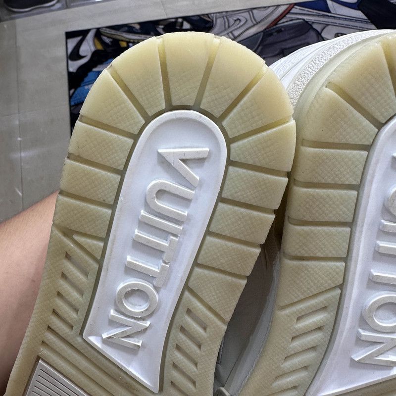 Louis Vuitton Louis Vuitton Trainer White Low-Top Sneakers 0079 Size US 11 / EU 44 - 12 Thumbnail
