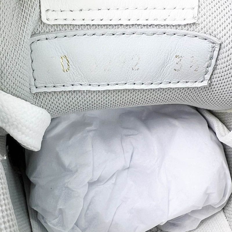 Louis Vuitton Louis Vuitton Trainer Sneakers in White 0079 Size US 8 / IT 38 - 5 Thumbnail