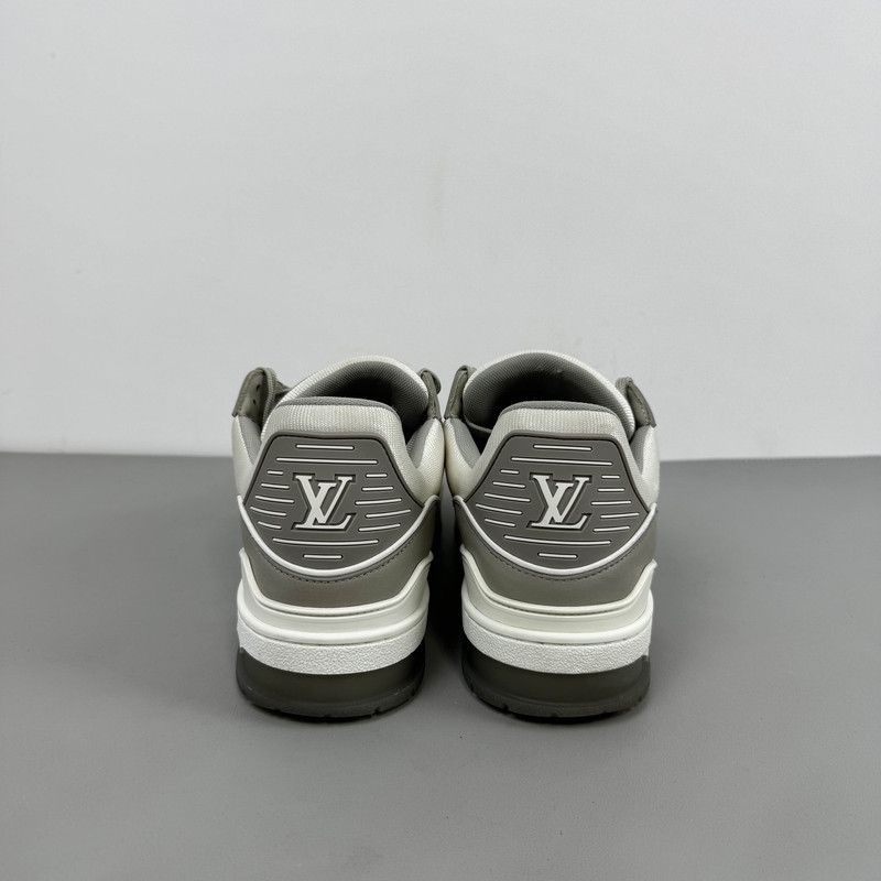 Louis Vuitton Louis Vuitton Classic Printed Trainer Sneakers for Men 0079 Size US 9.5 / EU 42-43 - 3 Thumbnail