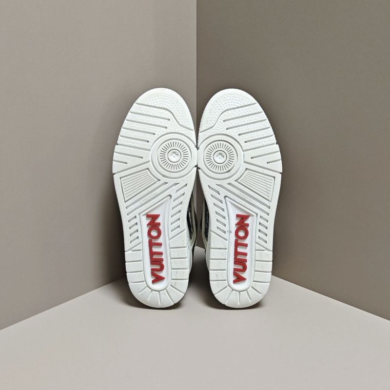Louis Vuitton Louis Vuitton Hand-painted Graffiti Trainers 0079 Size US 9 / EU 42 - 4 Thumbnail