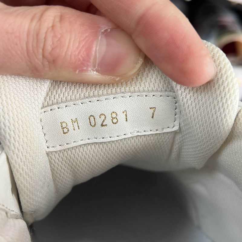 Louis Vuitton Nigo x LOUIS VUITTON Trendy White Low-Top Sneakers 0079 Size US 10 / EU 43 - 5 Thumbnail
