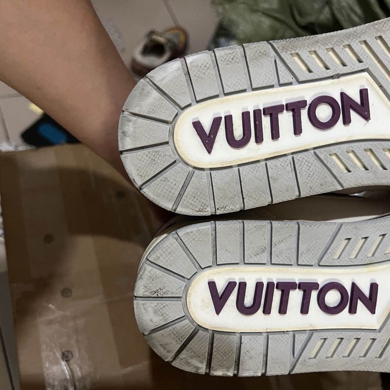 Louis Vuitton Louis Vuitton Trainer Fashion Sneakers in White Purple 0079 Size US 10 / EU 43 - 7 Thumbnail