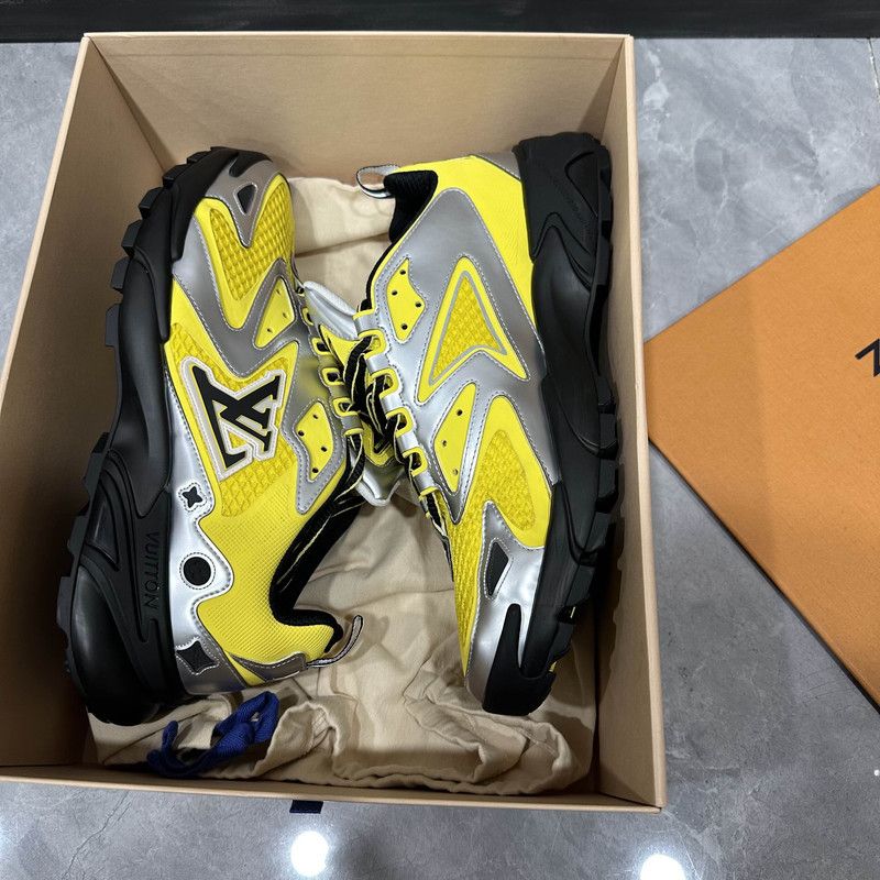 Louis Vuitton Louis Vuitton Runner Tatic Low-top Active Sneakers 0079 Size US 10 / EU 43 - 6 Thumbnail