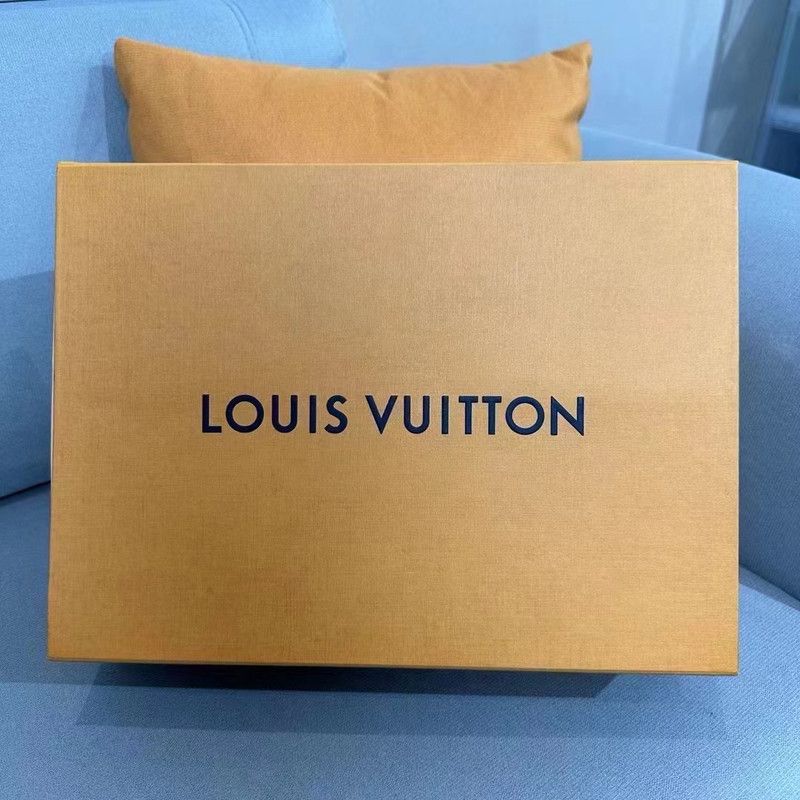 Louis Vuitton Louis Vuitton Trainer Sneakers for Men 0079 Size US 10.5 / EU 43-44 - 6 Thumbnail