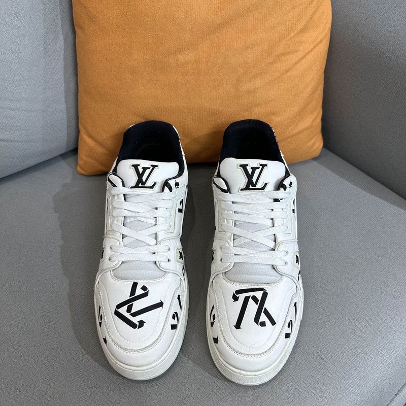 Louis Vuitton Louis Vuitton Trainer Sneakers for Men 0079 Size US 10.5 / EU 43-44 - 2 Thumbnail