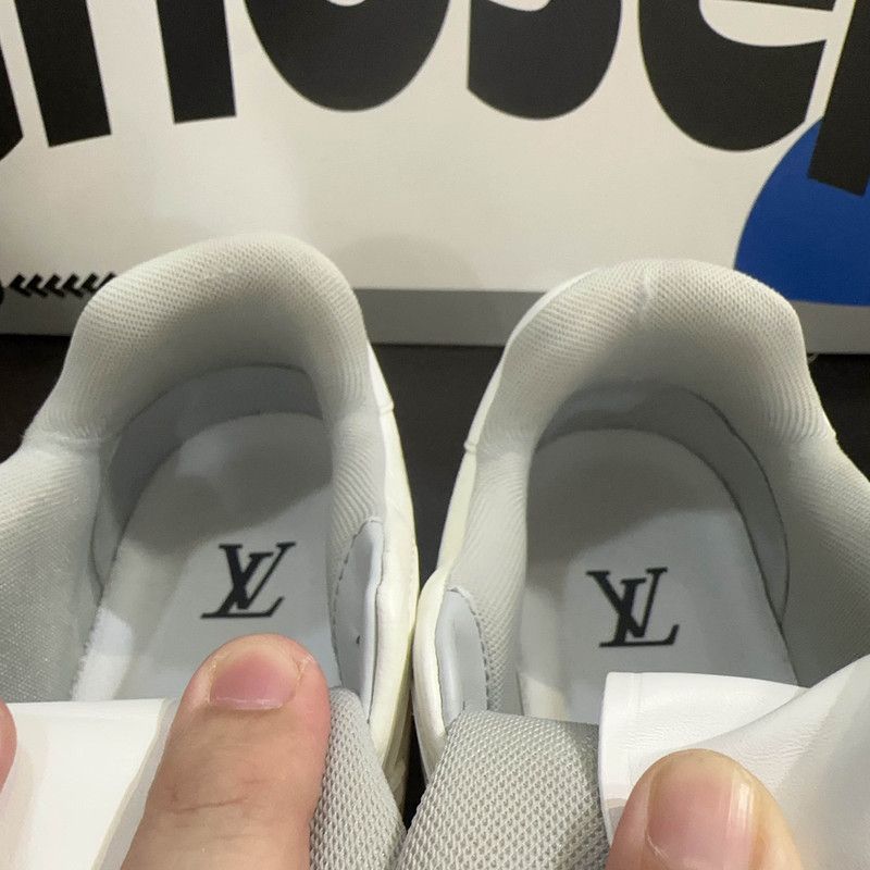 Louis Vuitton Louis Vuitton White Cement Low-Top Trainers 0079 Size US 7 / EU 40 - 9 Thumbnail