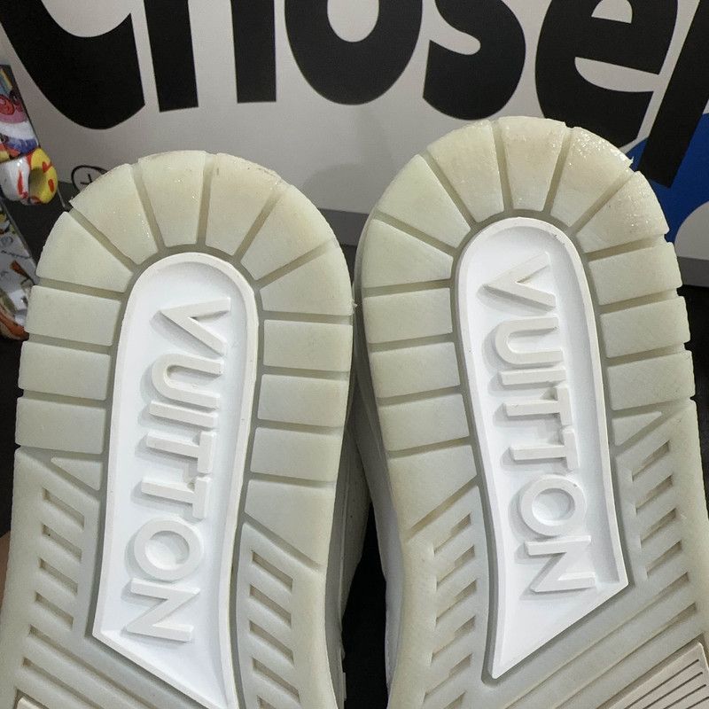 Louis Vuitton Louis Vuitton White Cement Low-Top Trainers 0079 Size US 7 / EU 40 - 10 Thumbnail