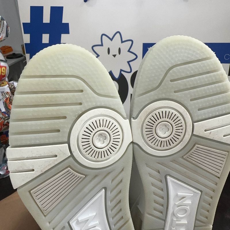 Louis Vuitton Louis Vuitton White Cement Low-Top Trainers 0079 Size US 7 / EU 40 - 11 Thumbnail