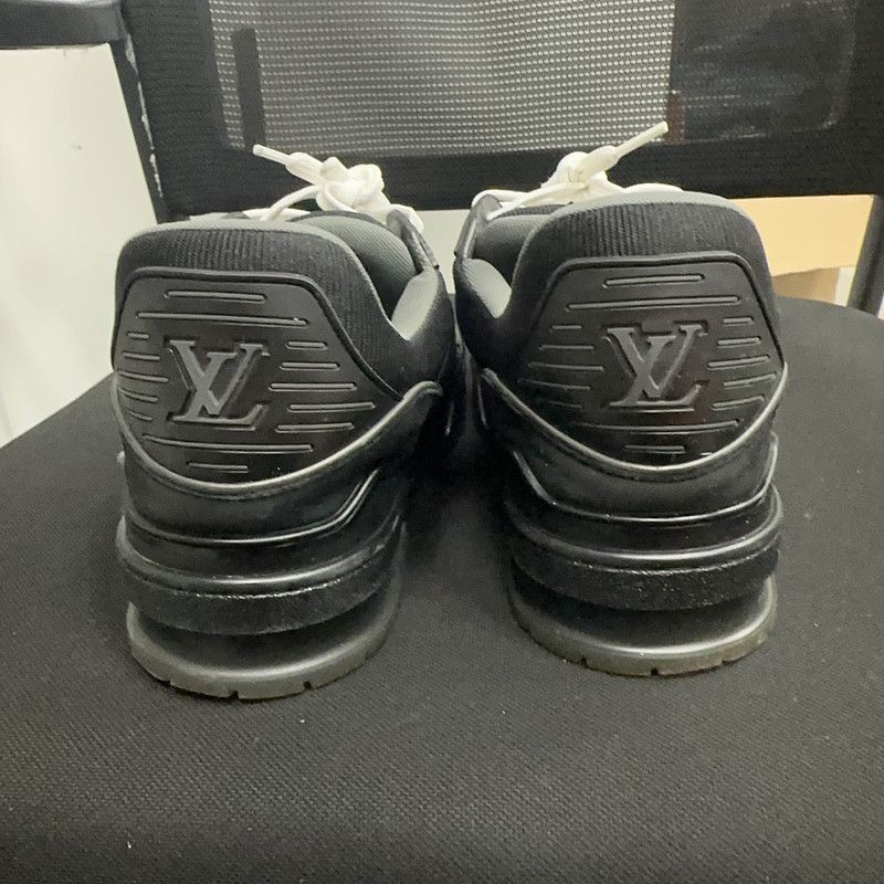 Louis Vuitton Louis Vuitton Black Trainer Fashion Sneakers for Men 0079 Size US 9 / EU 42 - 3 Thumbnail