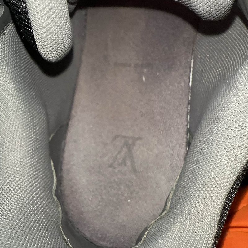Louis Vuitton Louis Vuitton Black Trainer Fashion Sneakers for Men 0079 Size US 9 / EU 42 - 6 Thumbnail