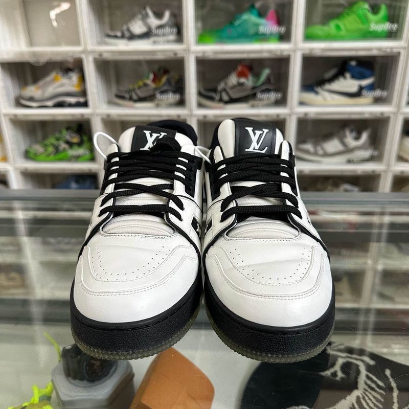 Louis Vuitton Louis Vuitton Trainer Low Top Sneakers 0079 Size US 10 / EU 43 - 2 Thumbnail