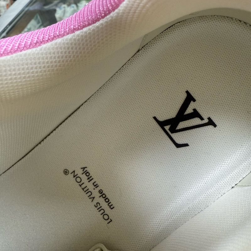Louis Vuitton Louis Vuitton Pink Canvas Low-Top Trainers 0079 Size US 10 / EU 43 - 7 Thumbnail