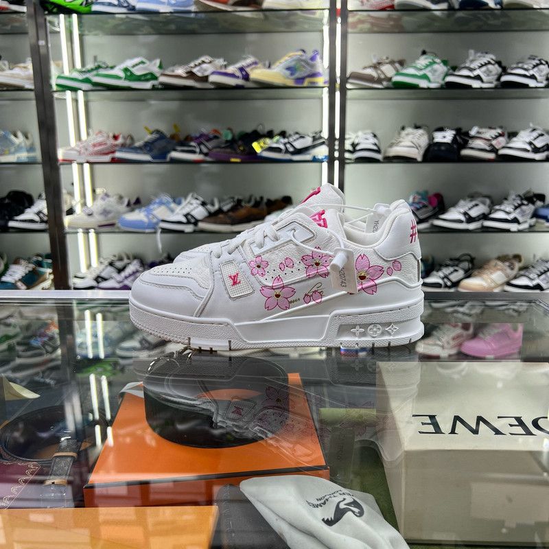 Louis Vuitton Takashi Murakami x Louis Vuitton Trainer Sneakers 0079 Size US 5.5 / EU 38 - 6 Thumbnail