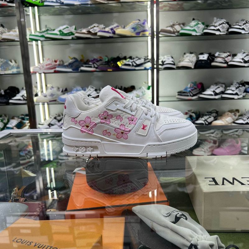 Louis Vuitton Takashi Murakami x Louis Vuitton Trainer Sneakers 0079 Size US 5.5 / EU 38 - 7 Thumbnail