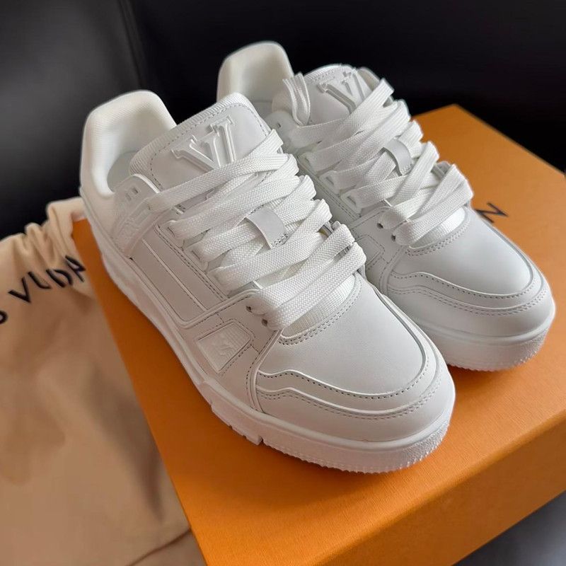 Louis Vuitton Louis Vuitton White Low Top Trainer Sneakers 0079 Size US 8.5 / IT 38.5 - 6 Thumbnail