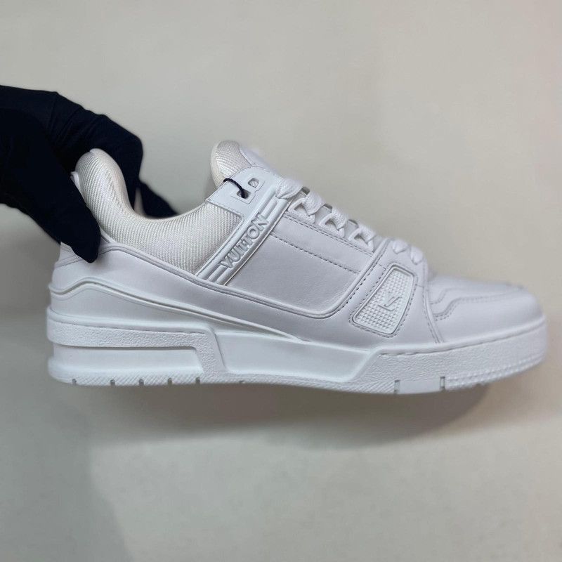 Louis Vuitton Louis Vuitton White Low Top Trainer Sneakers 0079 Size US 8.5 / IT 38.5 - 12 Thumbnail