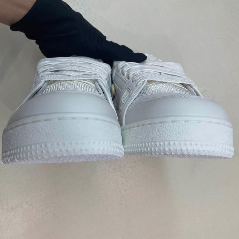 Louis Vuitton Louis Vuitton White Low Top Trainer Sneakers 0079 Size US 8.5 / IT 38.5 - 14 Thumbnail