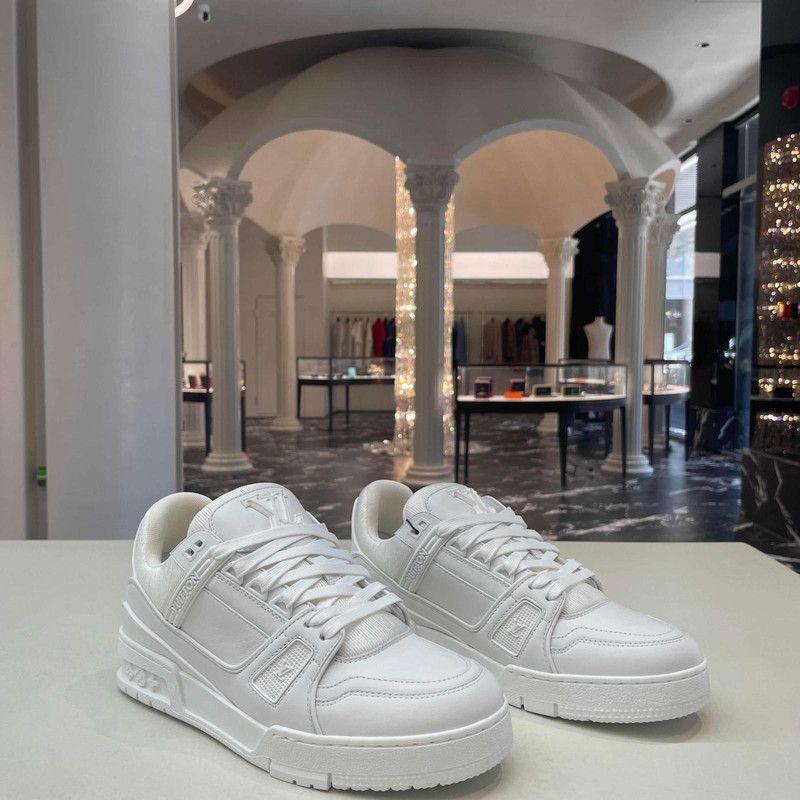 Louis Vuitton Louis Vuitton White Low Top Trainer Sneakers 0079 Size US 8.5 / IT 38.5 - 2 Thumbnail
