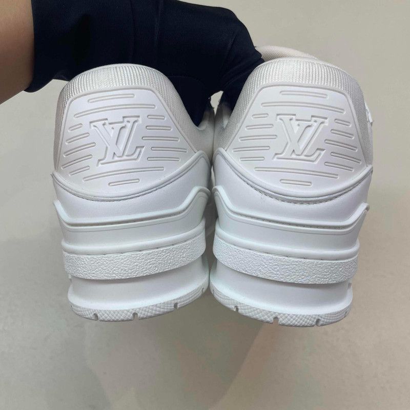 Louis Vuitton Louis Vuitton White Low Top Trainer Sneakers 0079 Size US 8.5 / IT 38.5 - 8 Thumbnail