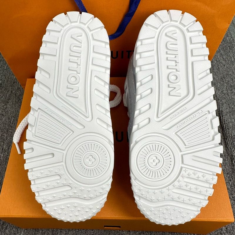 Louis Vuitton Louis Vuitton Silver Trainer Maxi Low Top Sneakers 0079 Size US 8.5 / EU 41-42 - 5 Thumbnail
