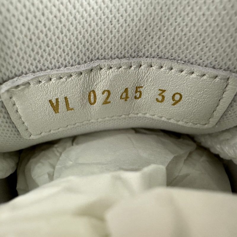 Louis Vuitton Louis Vuitton Silver Trainer Maxi Low Top Sneakers 0079 Size US 8.5 / EU 41-42 - 6 Thumbnail