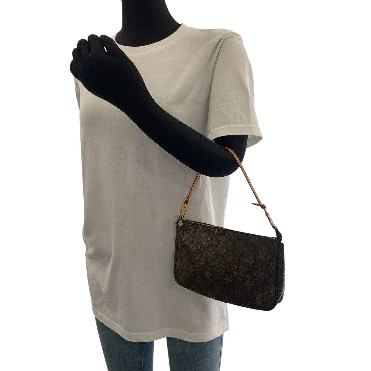 Louis Vuitton Louis Vuitton Louis Vuitton Pochette Accessoires Monogram Handbag Canvas Handbag M51980 Size ONE SIZE - 7 Thumbnail