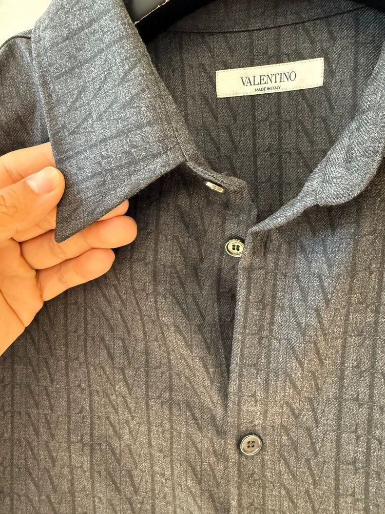Valentino Valentino Wool Button-Up Shirt Size US M / EU 48-50 / 2 - 4 Thumbnail