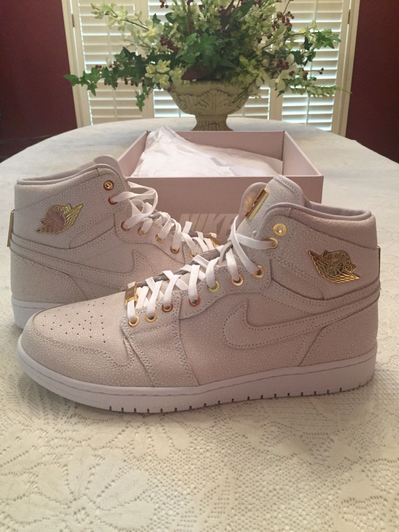 Jordan 1 retro pinnacle white online
